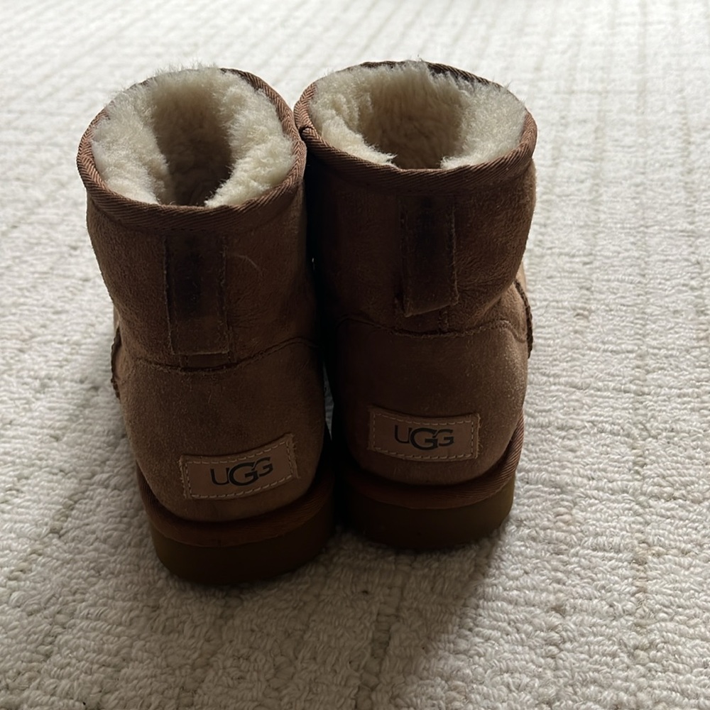 UGG Chestnut Classic Mini Suede Ankle Boots - Picture 4 of 7